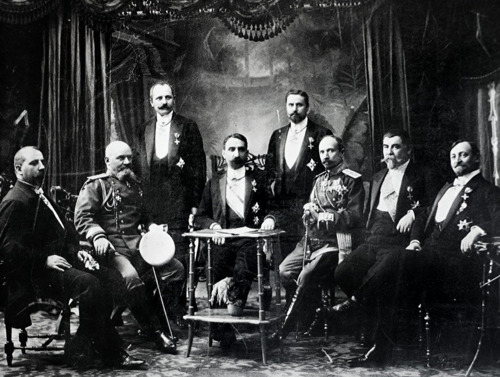 Данаил Николаев 5 Кабинетът на Александър Малинов, 1908 г. — генерал Николаев е вторият от ляво надясно