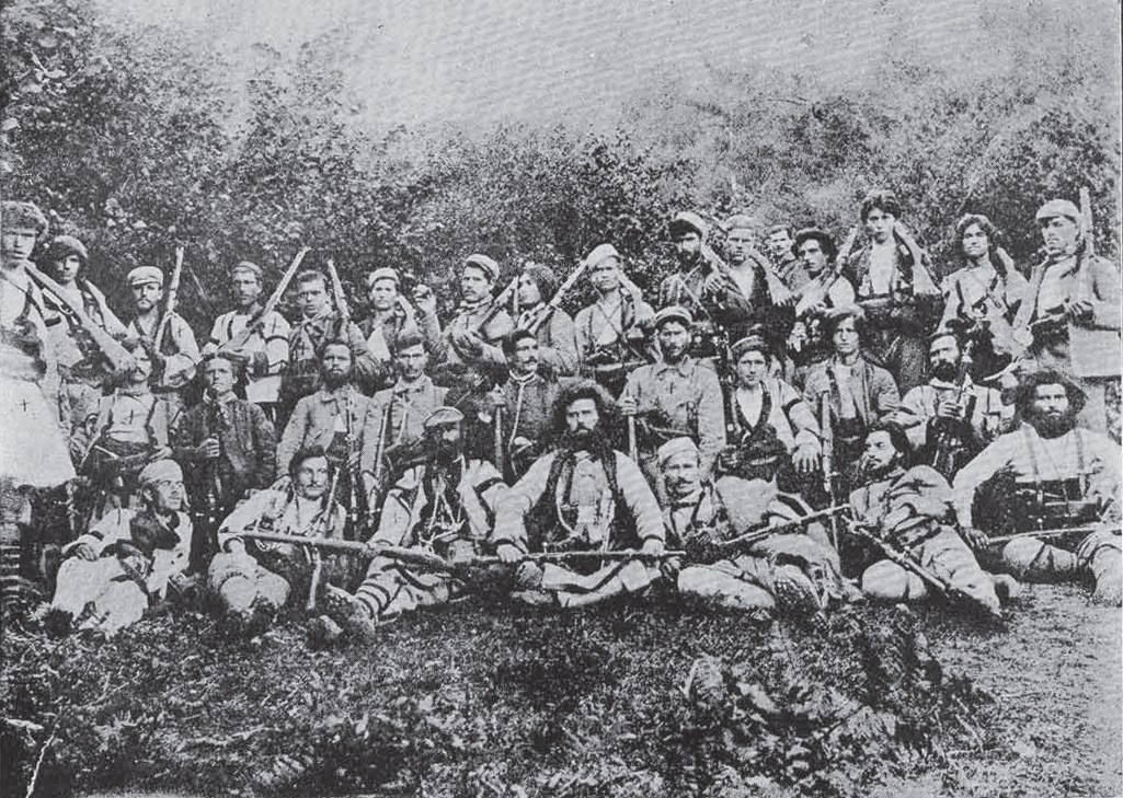Таню Николов (Тане войвода) 19 Четите на Тане Николов, Мирчо Найденов и Гьоре Спирков след боевете на Ножот, юли 1907 година