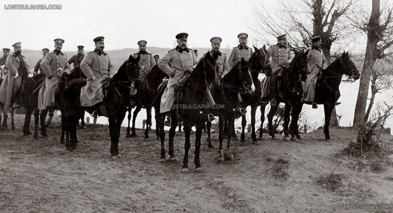 Генерал Никола Иванов (в центъра) и неговият генерален щаб с началник-щаба ген. Никола Жеков, пред Одрин, октомври 1912 г.