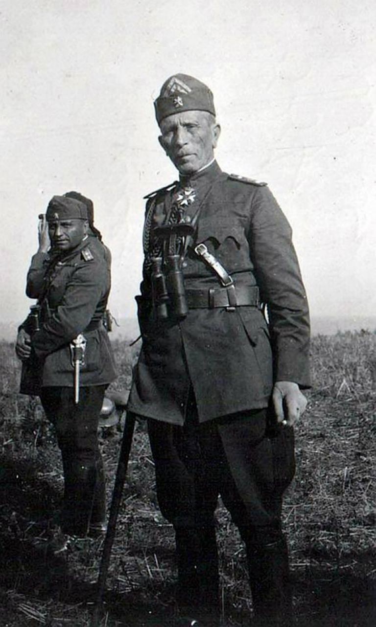 Генерал Никола Жеков по време на Големите царски военни маневри край Попово, 1937 г.