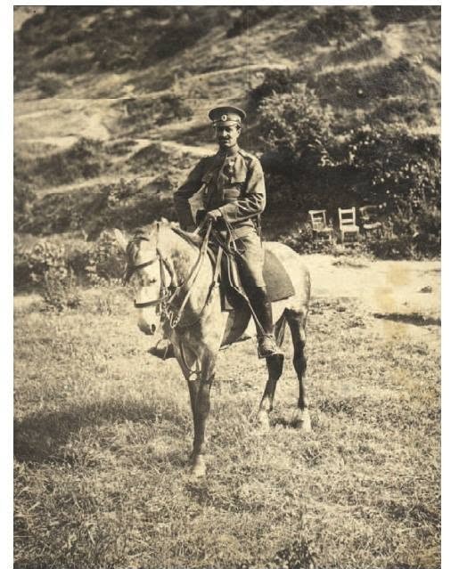 Атанас Стефанов 7 Поручик Стефанов на позиция с коня, Бургас, 1915 г.
