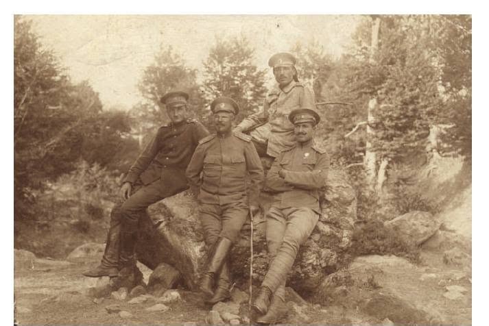Атанас Стефанов 6 Поручик Стефанов с офицери на фронта, 1916 г.